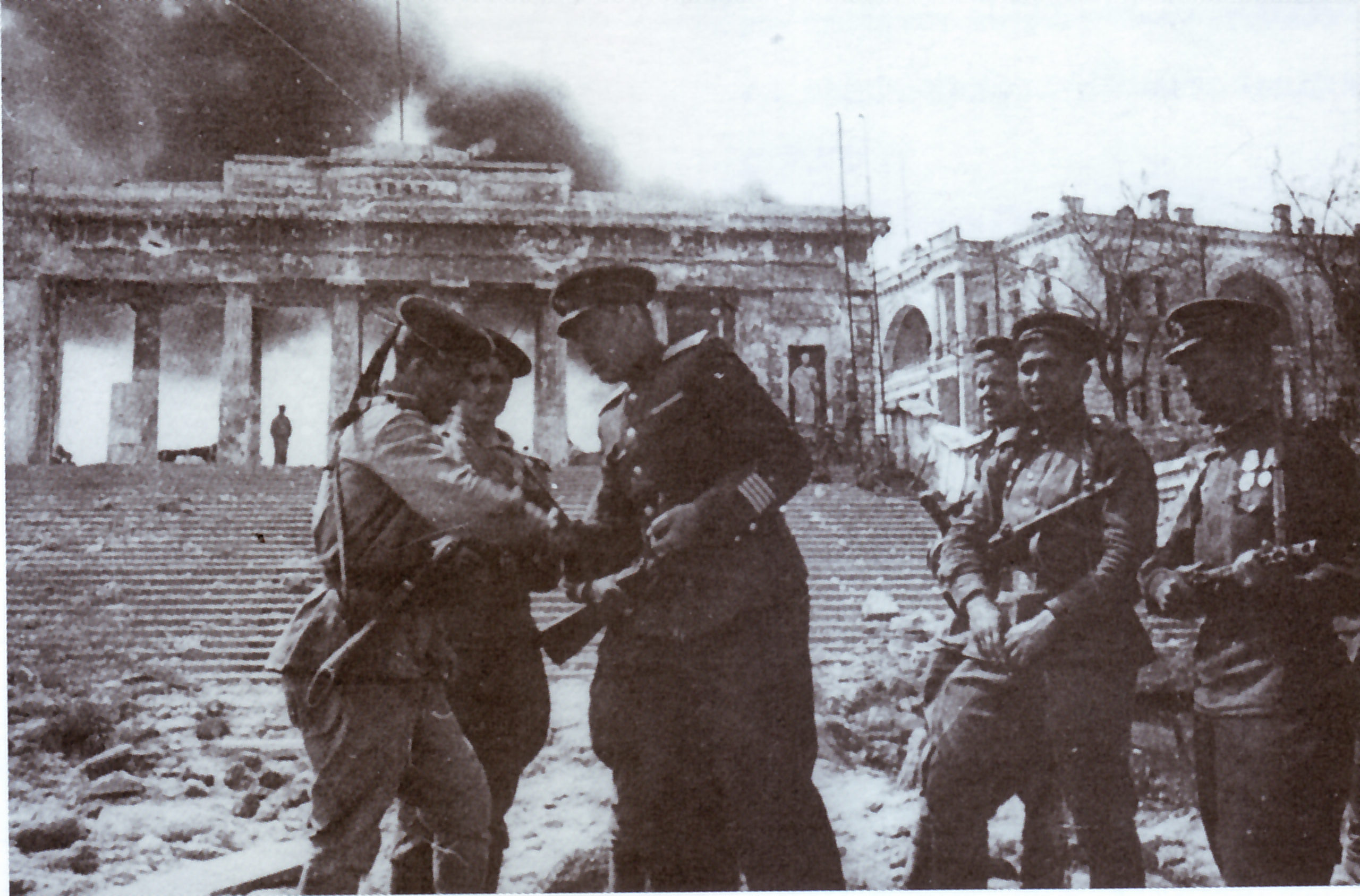 2 апреля 1944 года. Освобождение Севастополя 1944. Освобожденный Севастополь 1944.